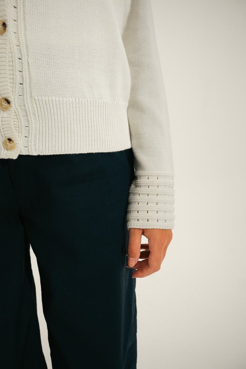 Cardigan boutonné encolure V TAZA - Mat de Misaine